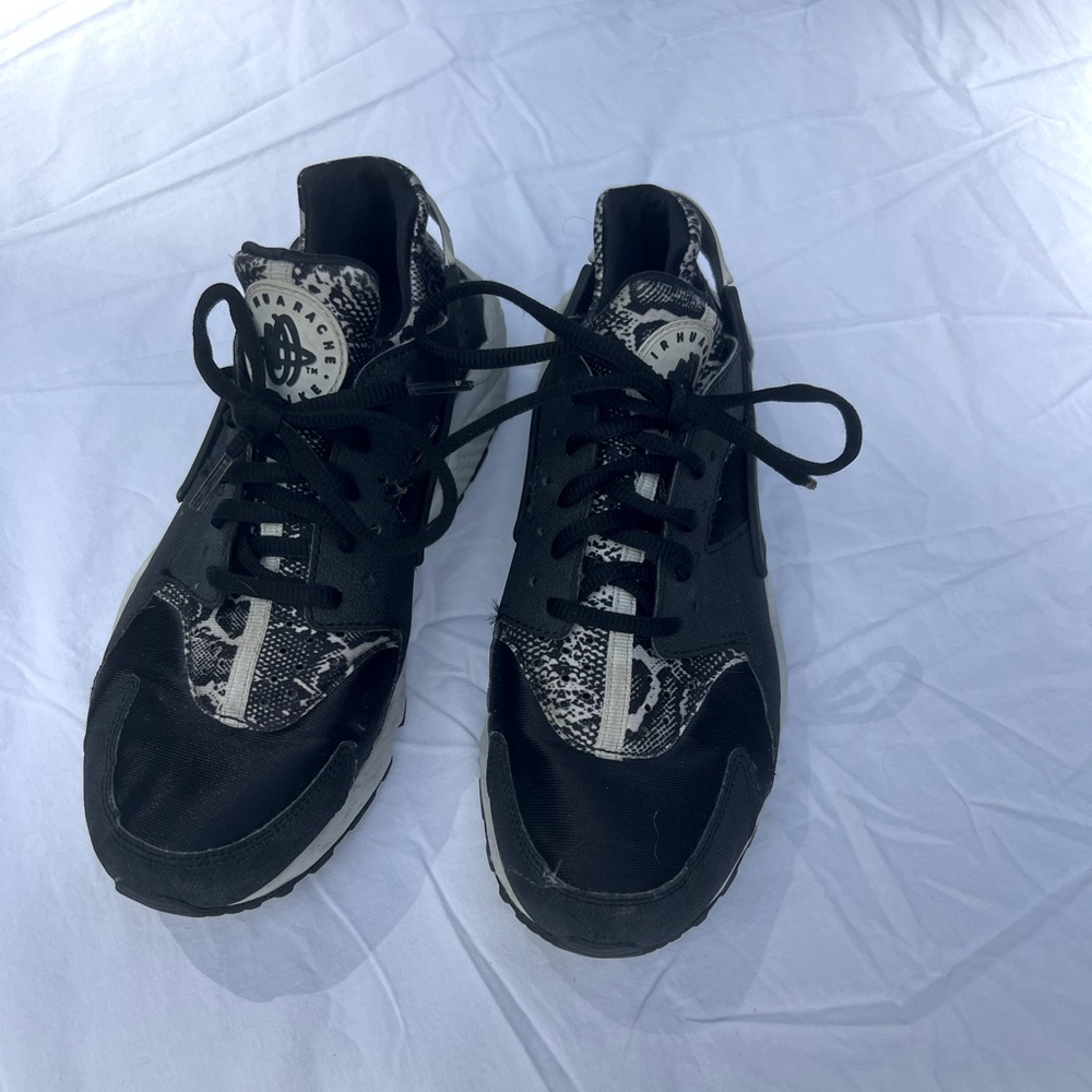 Nike Huarache Snakeskin Sneakers - 8.5